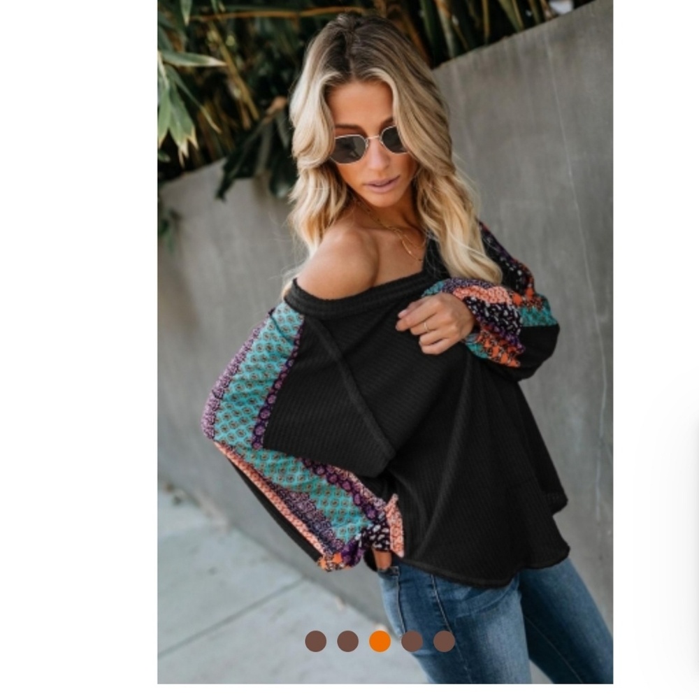 💕(LAST ONE)  multi colored top with print sleeves